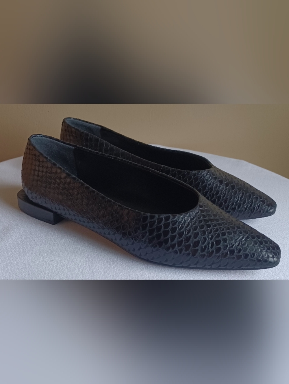 SAKS FIFTH AVENUE Black Snakeskin Embossed Leather Ballet Flats In Sz 6